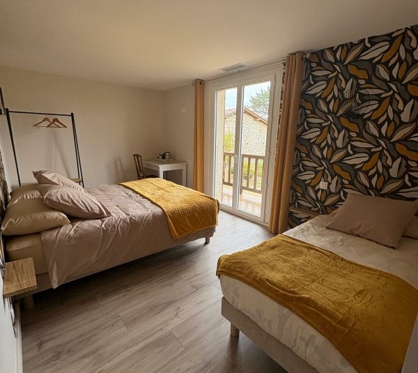 Sous le tilleul. Chambre Balcon_Saint-Georges