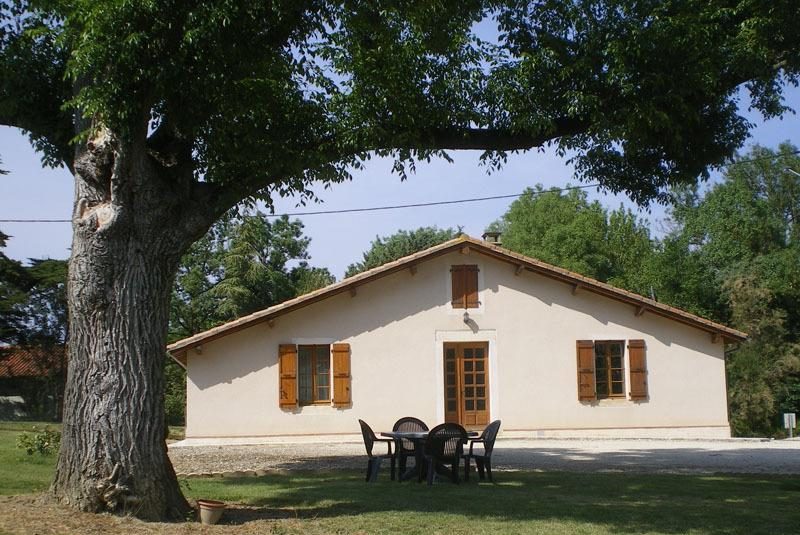 Au Village de Maravat_Maravat